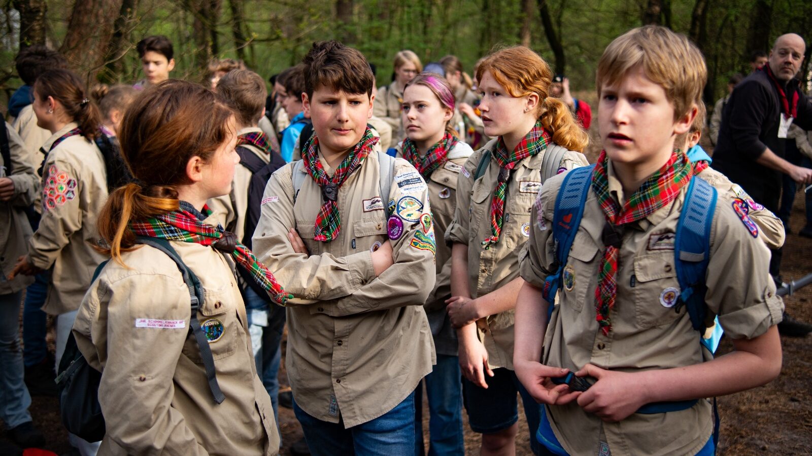 Scouts staan klaar om te hiken.